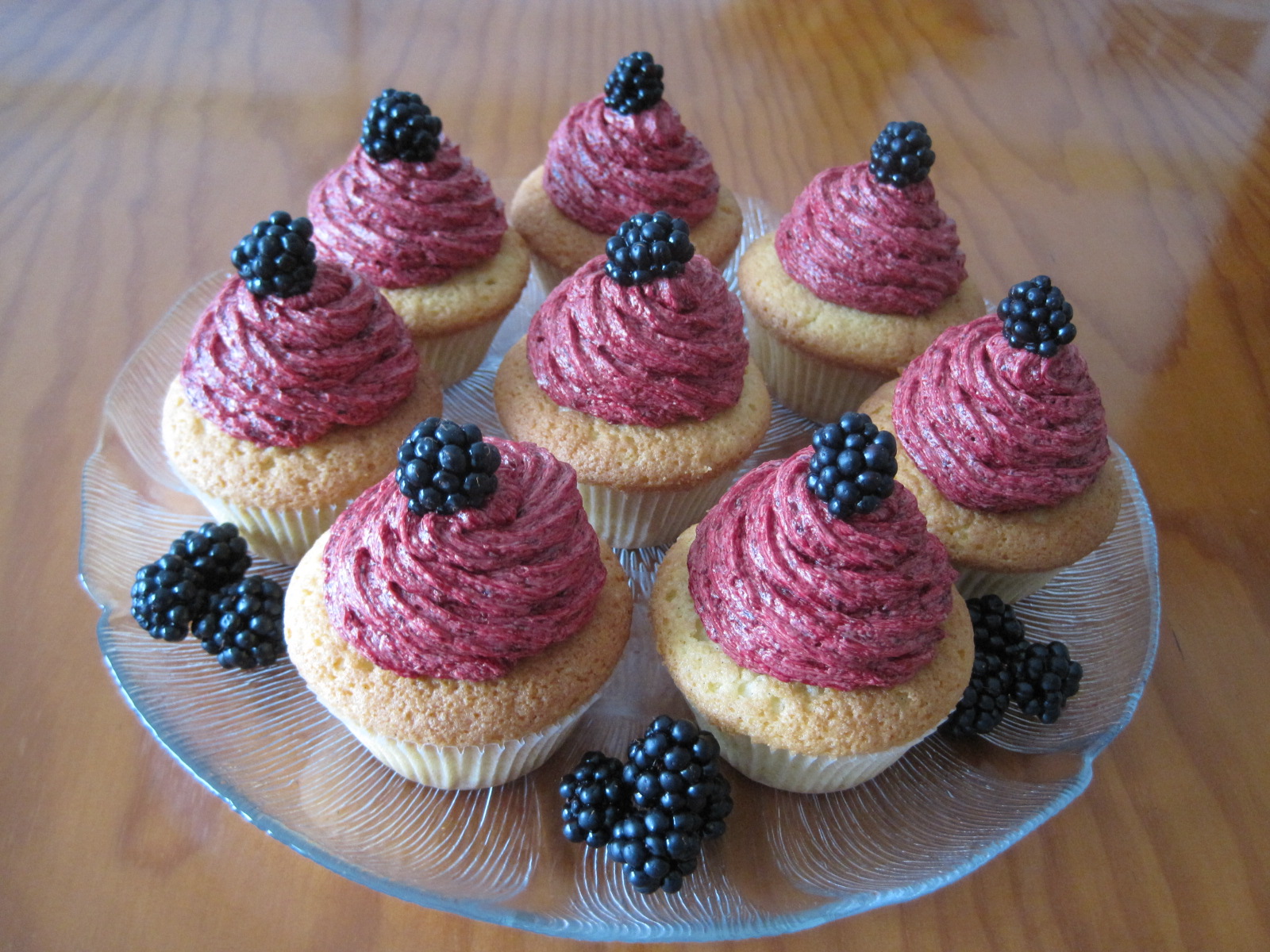 Brombeer-Cupcakes - Cupcakes &amp; Muffins - Franzis Backstube